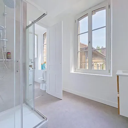 Apartment T5 Spacieux & Cosy - 4 Climatisees - 2 Min Gare *
