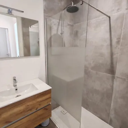 T5 Spacieux & Cosy - 4 Climatisees - 2 Min Gare Apartment